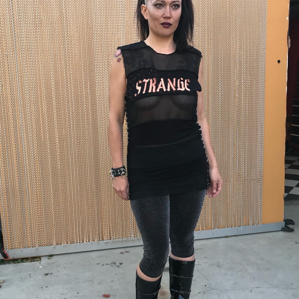 Net and distressed fabric unisex t-shirt